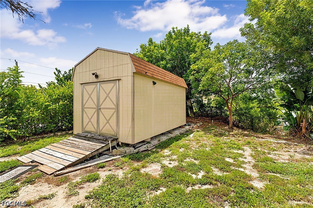 3 Bed Pool Home for Sale in Cape Coral, photo 34