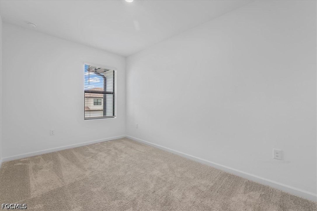 3 Bed SingleFamilyResidence for Sale in Cape Coral, photo 34
