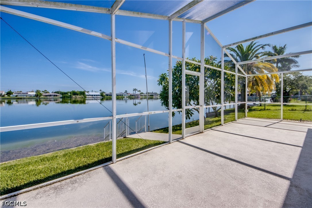 2 Bed Waterfront Home for Sale in Cape Coral, photo 34