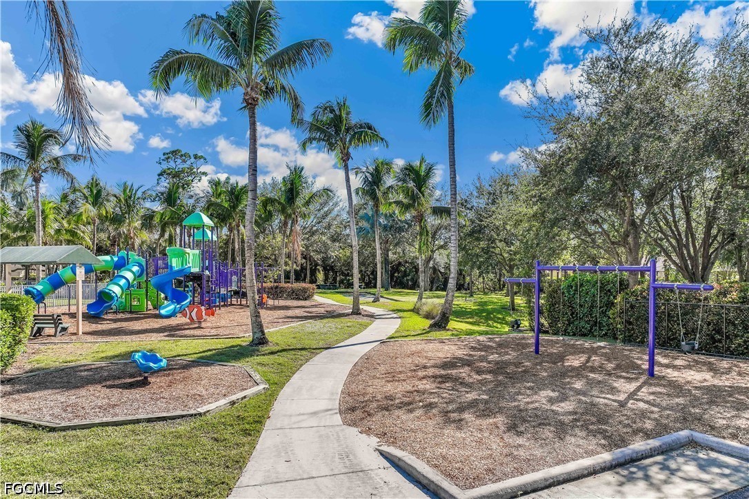 2 Bed Condominium for Sale in North Fort Myers, photo 34