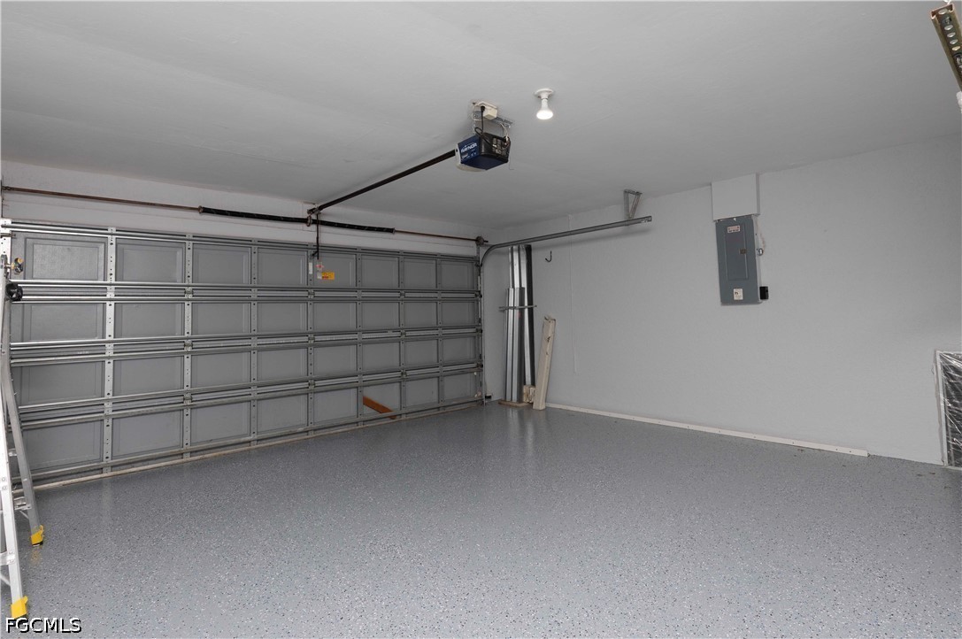 3 Bed SingleFamilyResidence for Sale in Lehigh Acres, photo 34