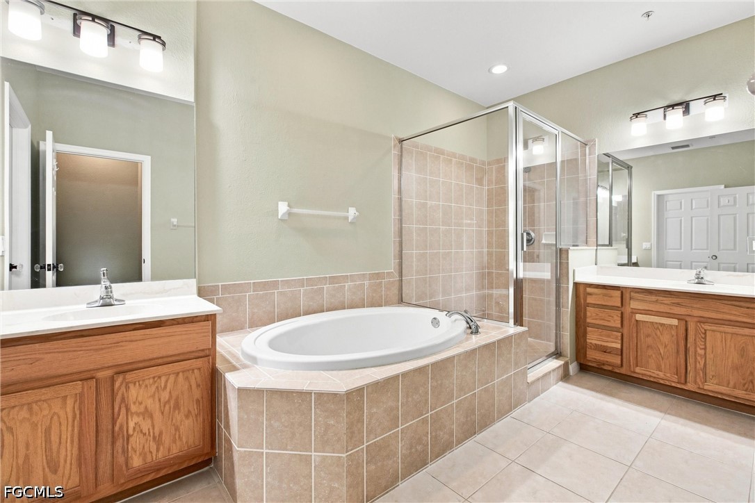 2 Bed Condominium for Sale in Calusa Palms, photo 34