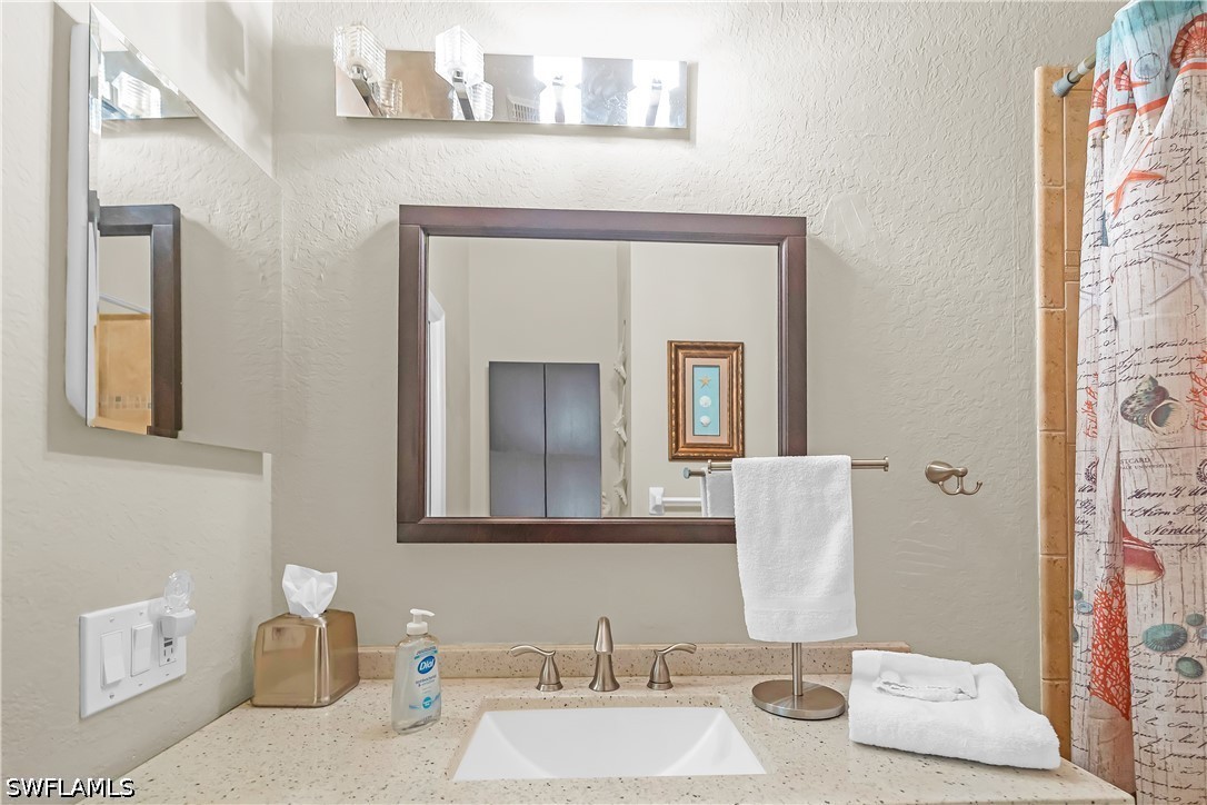 3 Bed SingleFamilyResidence for Sale in Naples, photo 34