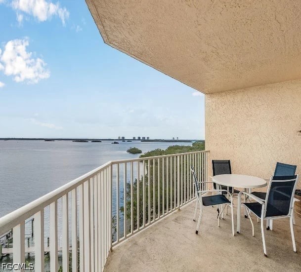 1 Bed Waterfront Home for Sale in Bonita Springs, photo 34