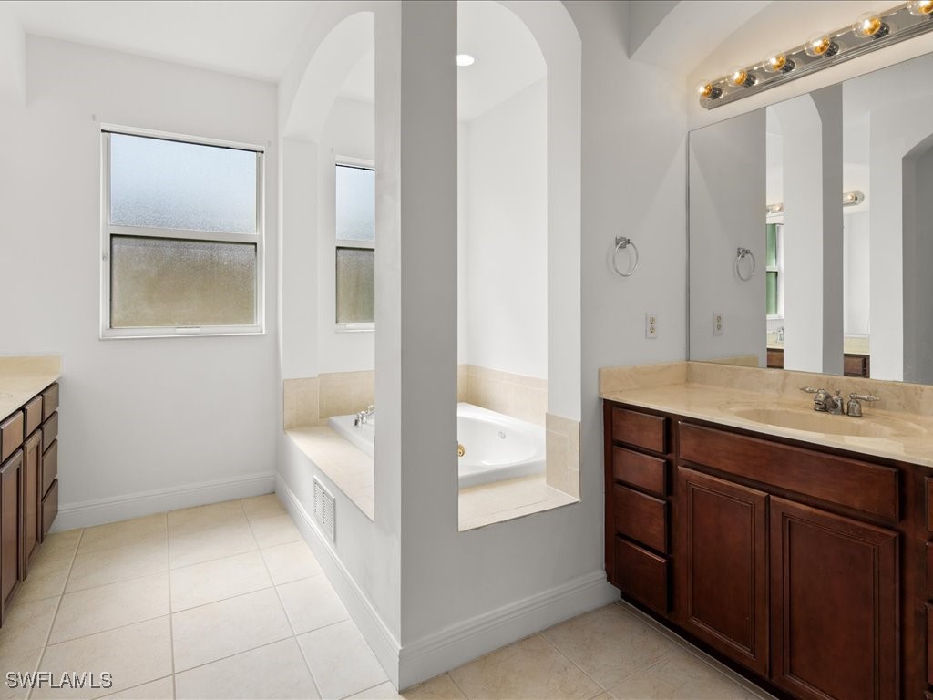 4 Bed Waterfront Home for Sale in Naples, photo 35