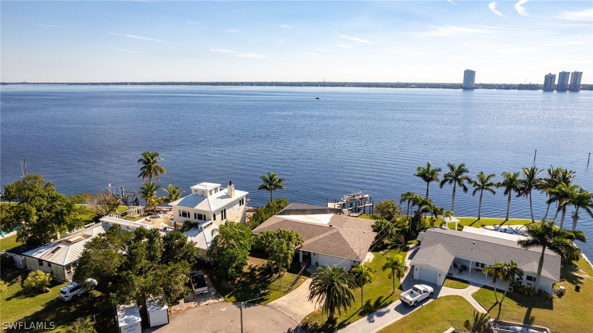 3 Bed Pool Home for Sale in Port Edison, photo 35