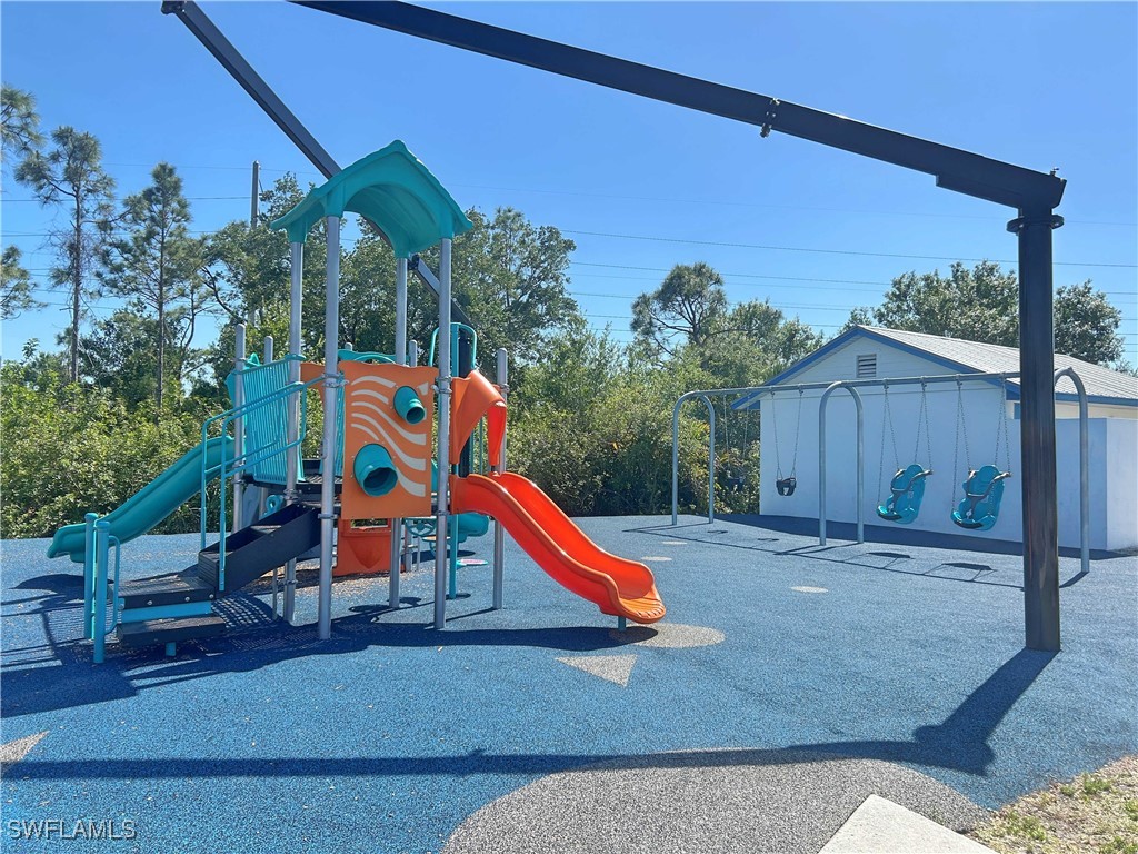 4 Bed SingleFamilyResidence for Sale in Punta Gorda, FL — photo 35