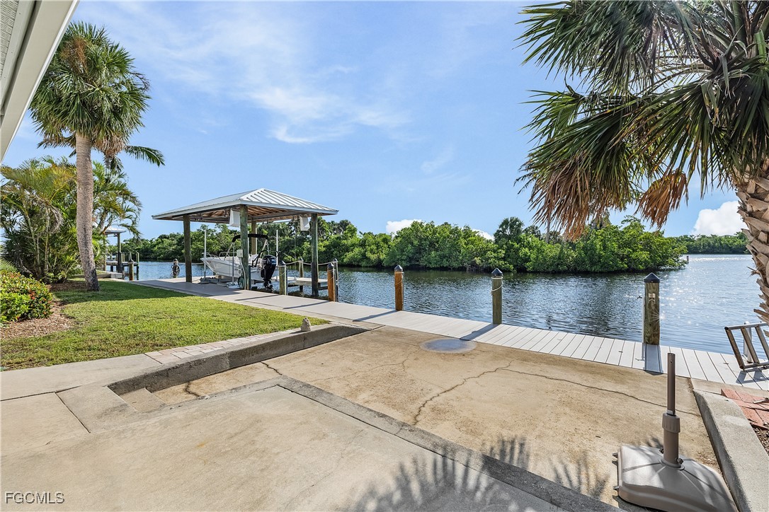 2 Bed Waterfront Home for Sale in Bokeelia, photo 35