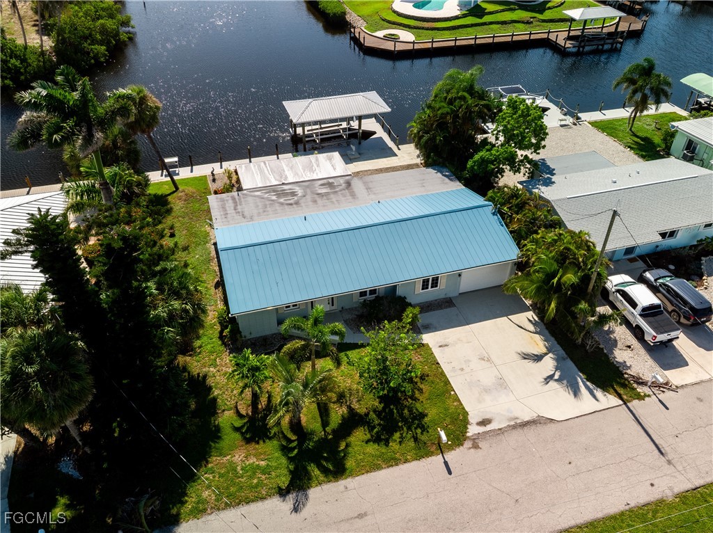 2 Bed Waterfront Home for Sale in Bokeelia, photo 35
