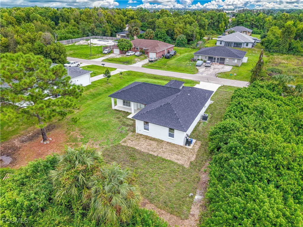 3 Bed SingleFamilyResidence for Sale in Lehigh Acres, photo 35