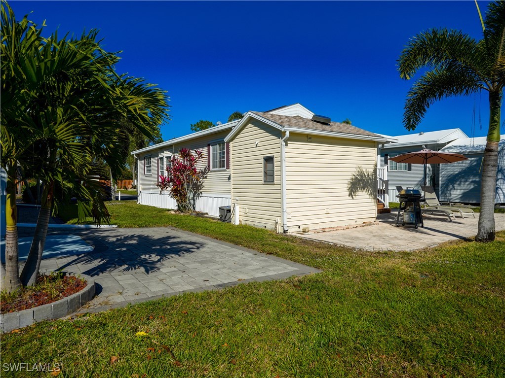 1 Bed Waterfront Home for Sale in Naples, photo 35