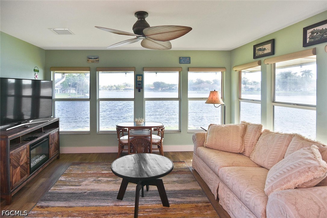 2 Bed Waterfront Home for Sale in Fort Myers, photo 35