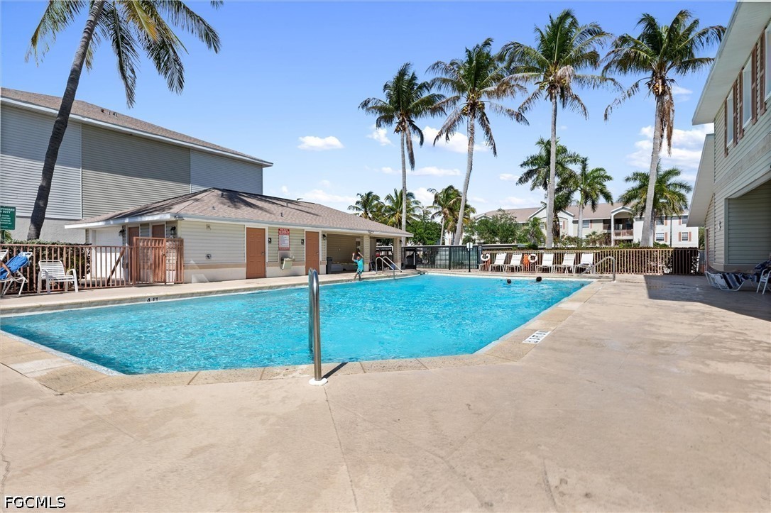 2 Bed Condominium for Sale in Four Mile Cove, FL, $134,000 — photo 35