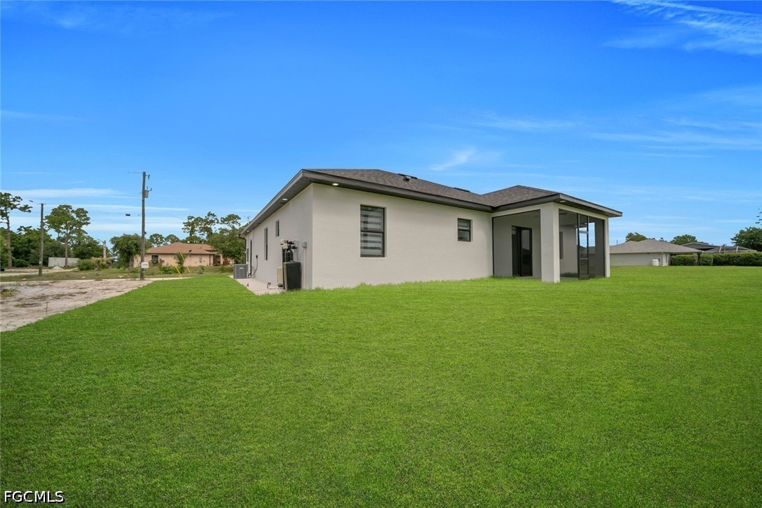 4 Bed SingleFamilyResidence for Sale in Lehigh Acres, photo 35