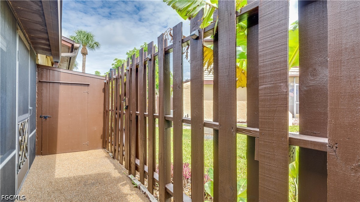 2 Bed Attached for Sale in Cape Coral, photo 35