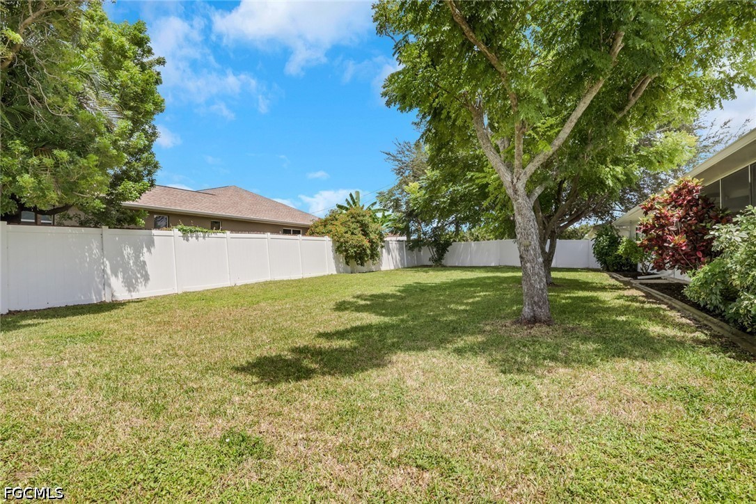 3 Bed SingleFamilyResidence for Sale in Cape Coral, photo 35