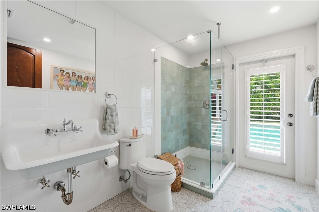 4 Bed Pool Home for Sale in Park Shore, photo 35