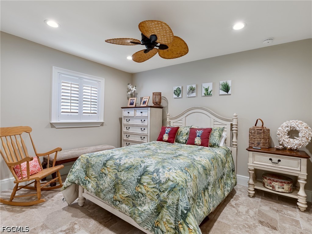 3 Bed Pool Home for Sale in Palm Acres, photo 35