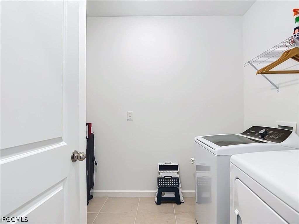 4 Bed SingleFamilyResidence for Sale in Caloosa Cove, photo 35