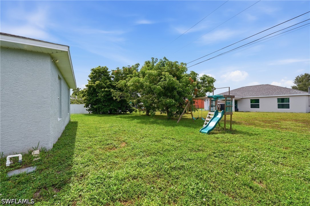 3 Bed SingleFamilyResidence for Sale in Cape Coral, photo 35
