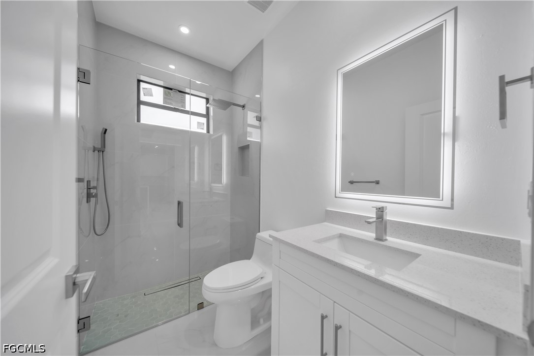 3 Bed SingleFamilyResidence for Sale in Cape Coral, photo 35