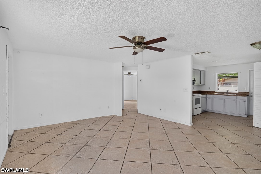 4 Bed Duplex for Sale in Naples Park, photo 35