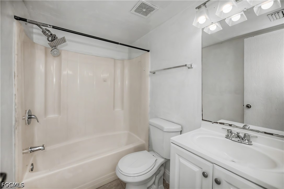 2 Bed Condominium for Sale in Fort Myers, photo 35