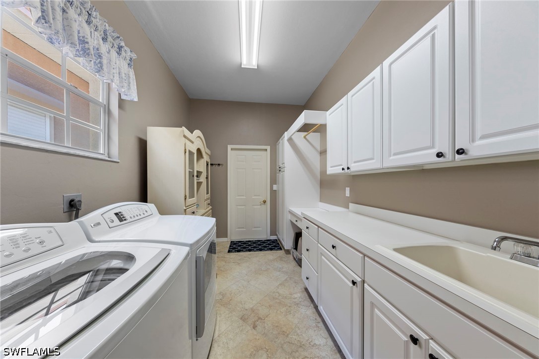3 Bed Pool Home for Sale in Lake Club, photo 35