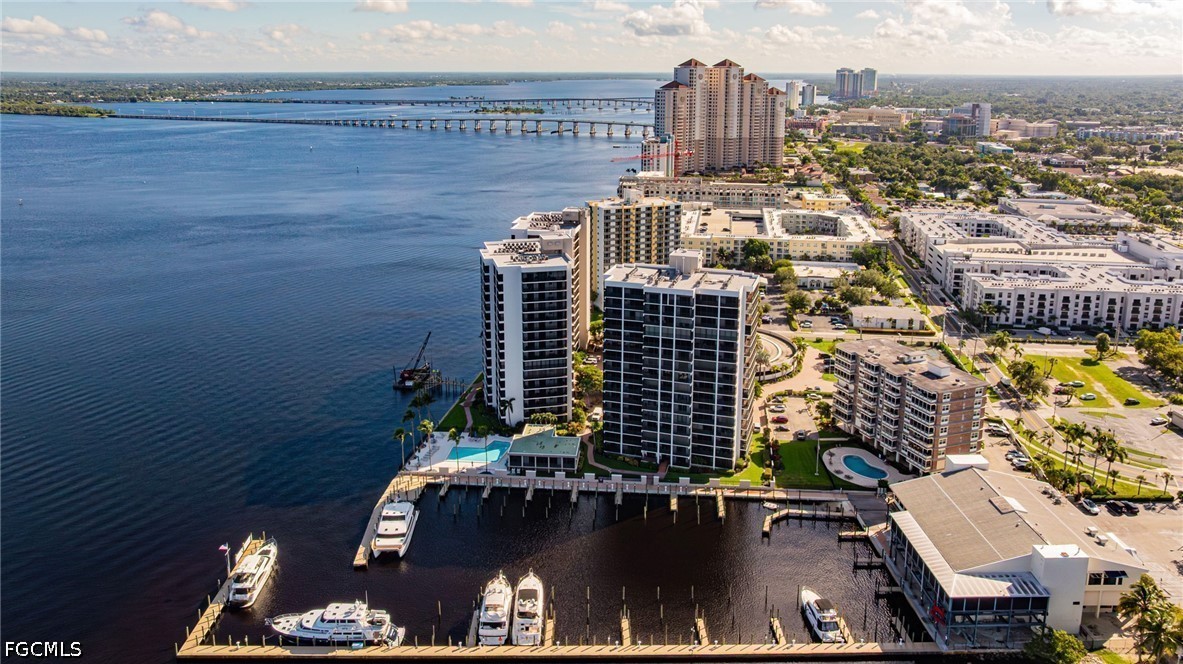 1 Bed Waterfront Home for Sale in Fort Myers, photo 35