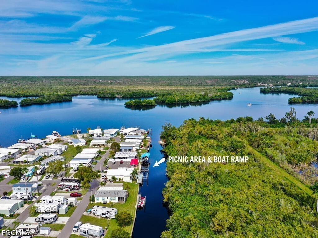 2 Bed Waterfront Home for Sale in Fort Myers, photo 35
