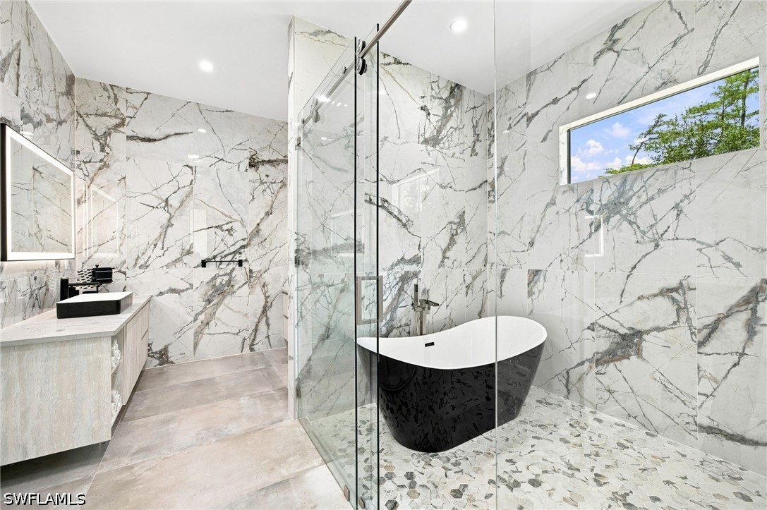 4 Bed SingleFamilyResidence for Sale in Naples, photo 35