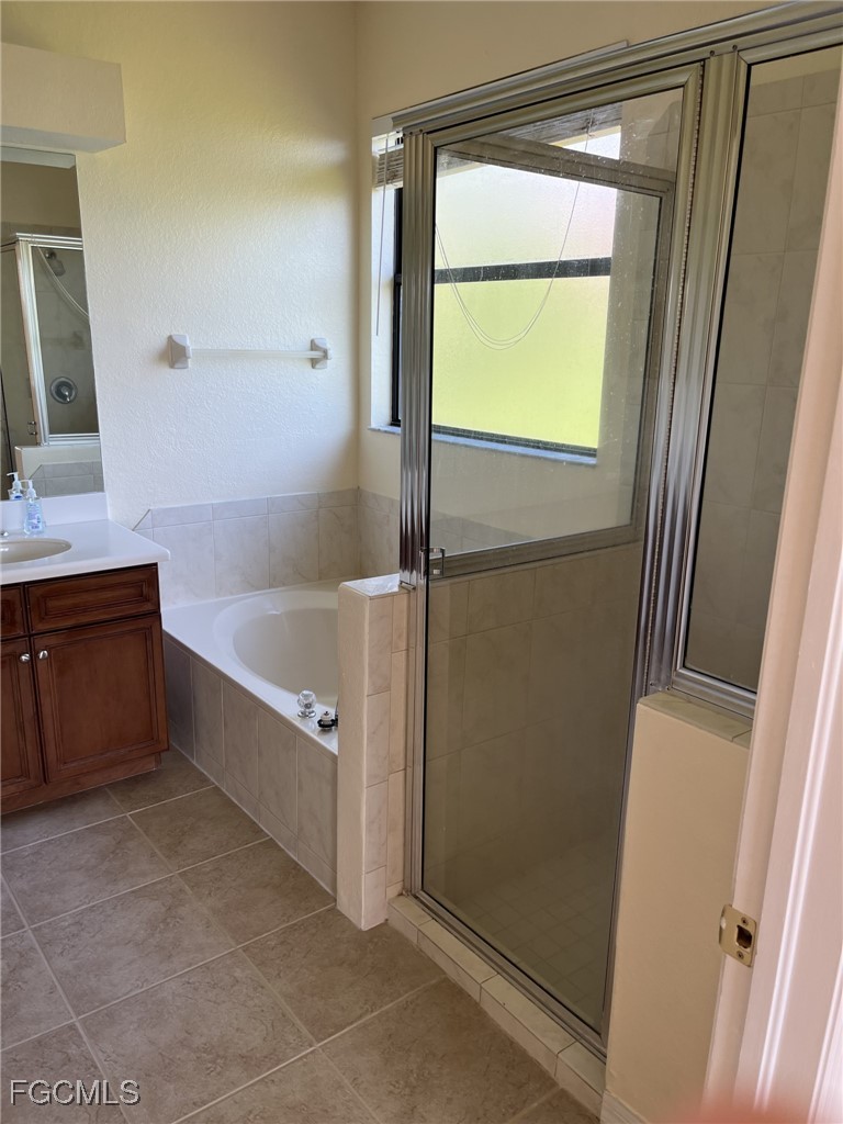 4 Bed Waterfront Home for Sale in Fort Myers, FL, $364,000 — photo 36