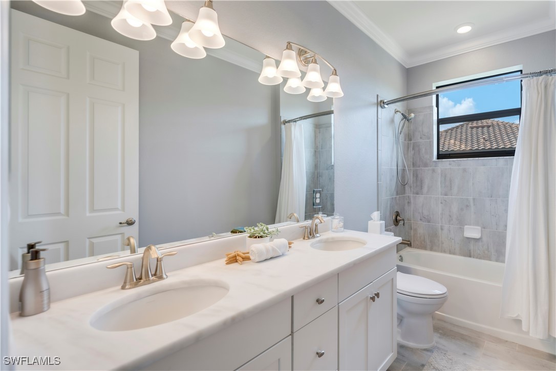 5 Bed SingleFamilyResidence for Sale in Estero, photo 36