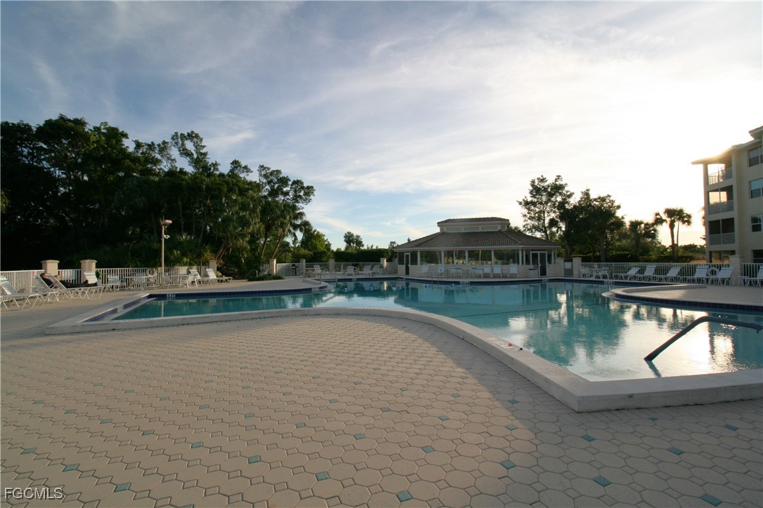 2 Bed Condominium for Sale in Fairway Villas, FL, $190,000 — photo 36