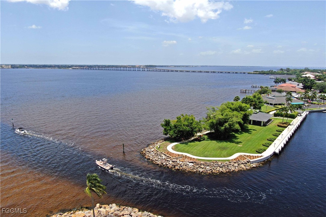 2 Bed Waterfront Home for Sale in Ariel, FL, $320,000 — photo 36