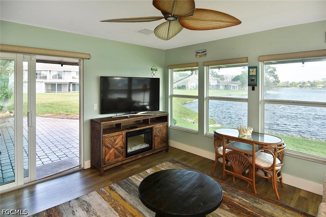 2 Bed Waterfront Home for Sale in Fort Myers, photo 36