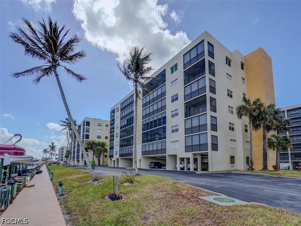 2 Bed Waterfront Home for Sale in Hibiscus Pointe, FL — photo 36