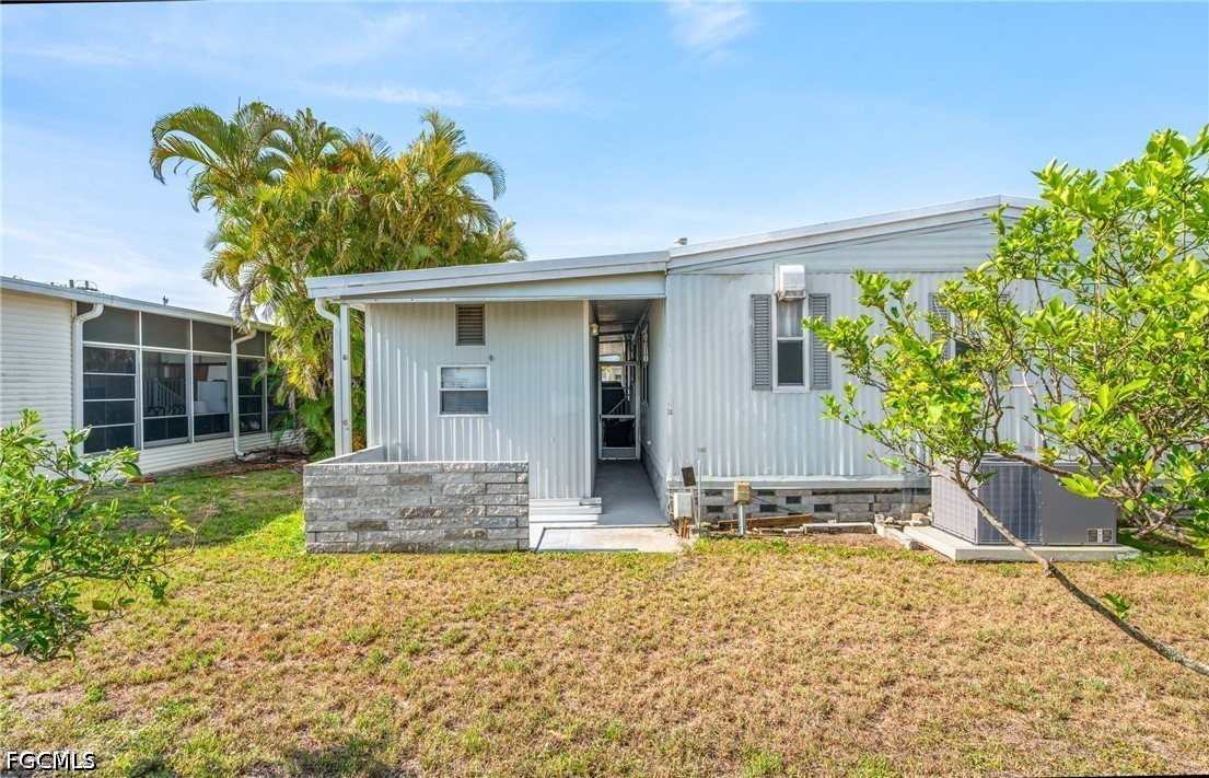 2 Bed ManufacturedHome for Sale in North Fort Myers, FL — photo 36