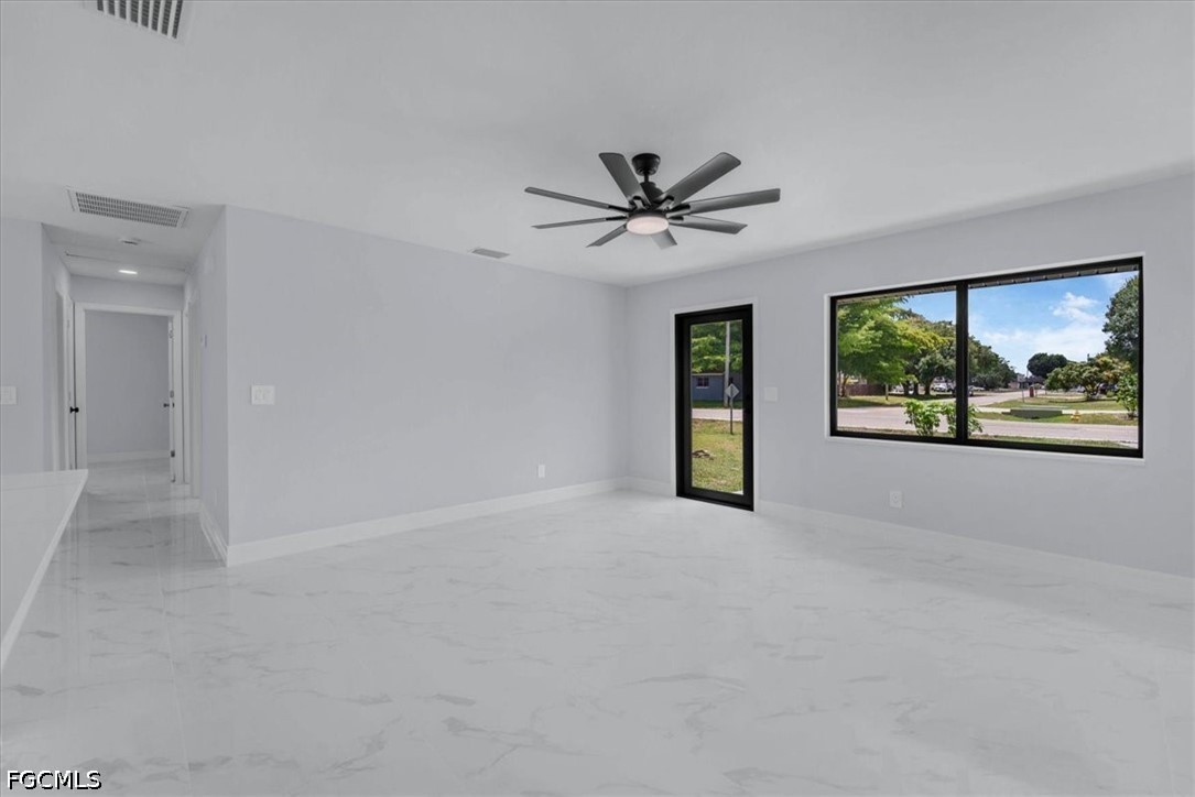 3 Bed SingleFamilyResidence for Sale in Fort Myers, photo 36