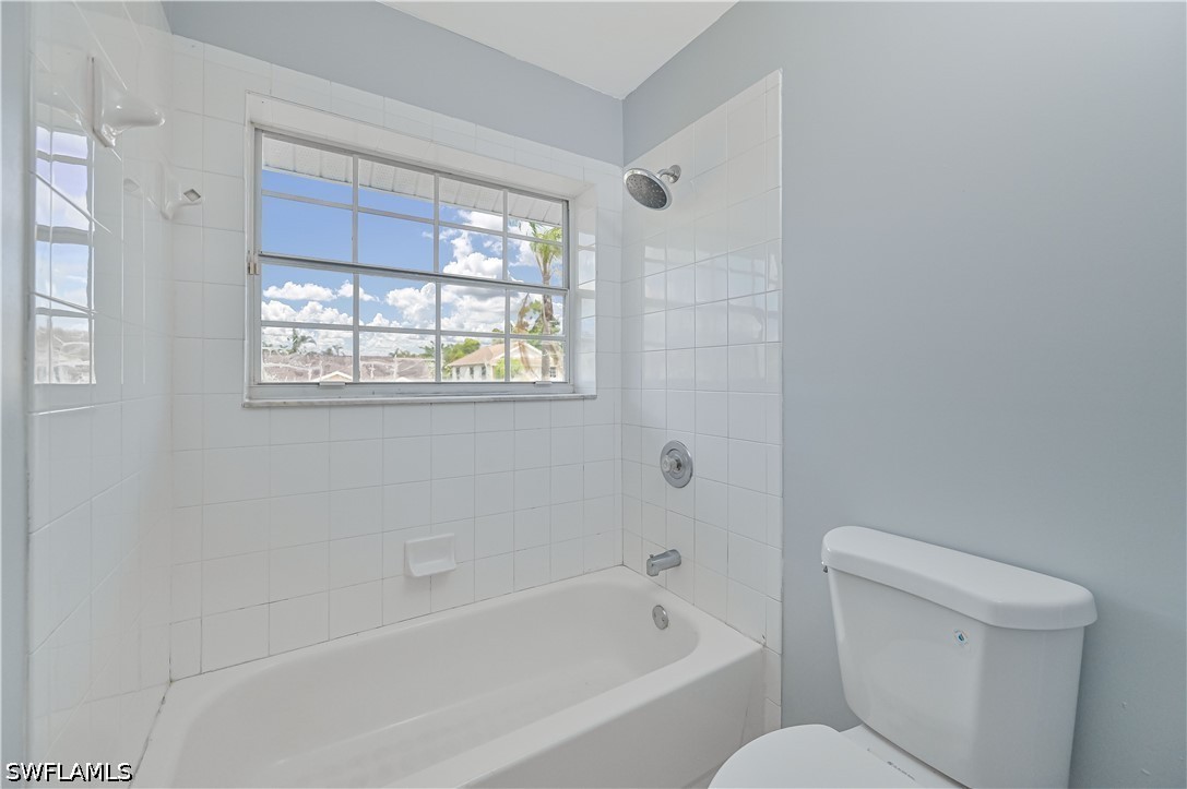 4 Bed Waterfront Home for Sale in Fort Myers, photo 36