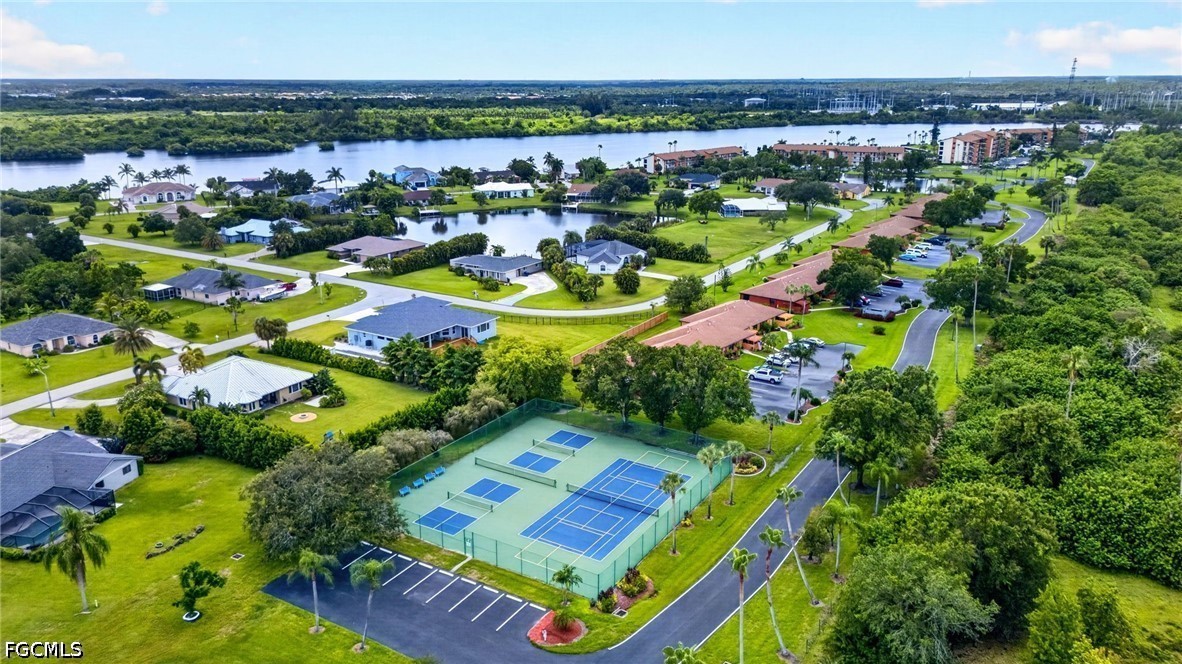 2 Bed Waterfront Home for Sale in North Fort Myers, photo 36