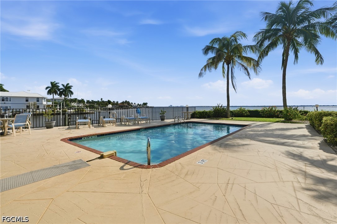 2 Bed Waterfront Home for Sale in Rivers Condo, FL, $320,000 — photo 36