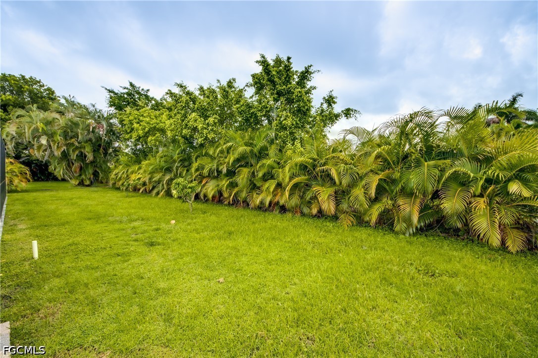 3 Bed Pool Home for Sale in Cape Coral, photo 36