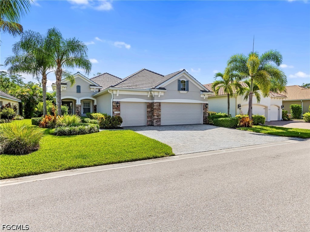 3 Bed Pool Home for Sale in Daniels Place, photo 36