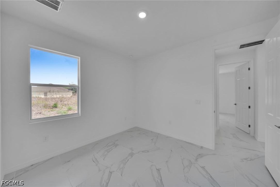 4 Bed SingleFamilyResidence for Sale in Lehigh Acres, photo 36