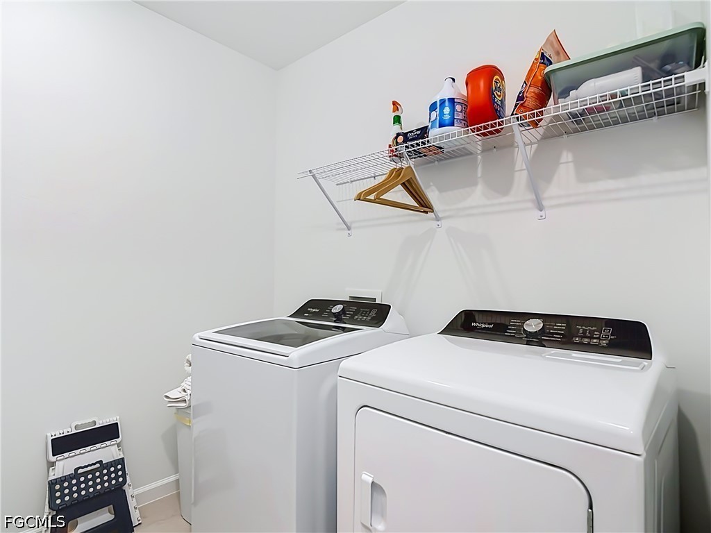 4 Bed SingleFamilyResidence for Sale in Caloosa Cove, photo 36