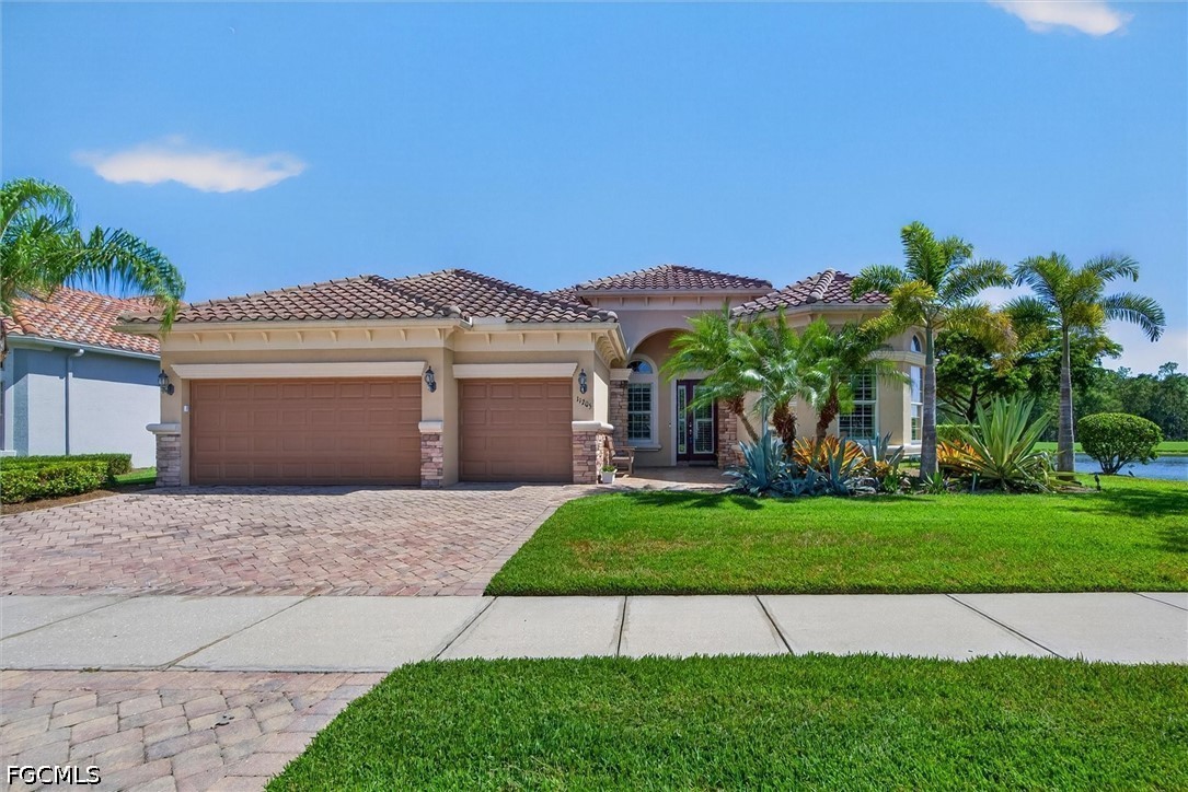 3 Bed Pool Home for Sale in Somerset, photo 36