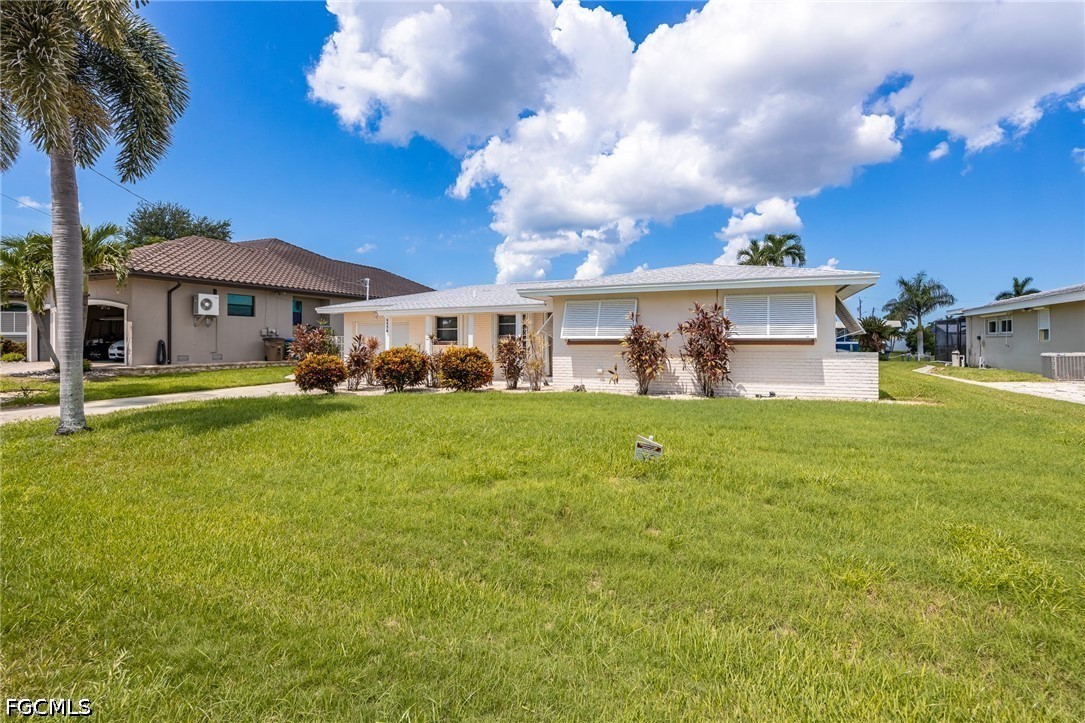 3 Bed Waterfront Home for Sale in Cape Coral, photo 36