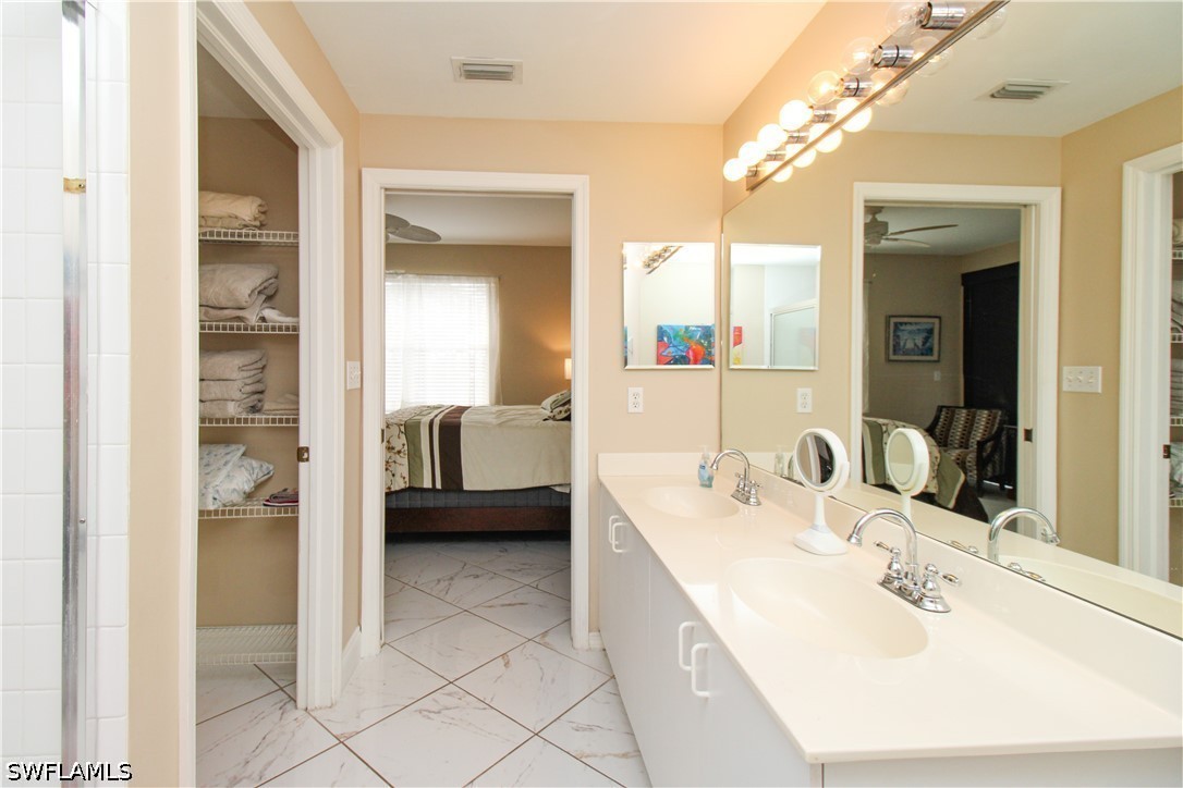 3 Bed Condominium for Sale in Vanderbilt Villas, photo 36