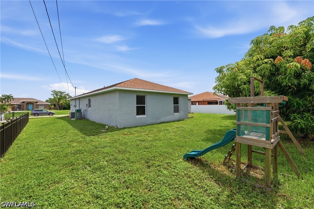 3 Bed SingleFamilyResidence for Sale in Cape Coral, photo 36